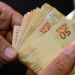 Banco Central aumenta Selic para 15% ao ano e avalia frear novo aperto monetário