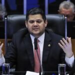 Presidente do Senado Alcolumbre lê requerimento que cria CPMI sobre fraudes no INSS
