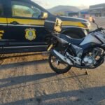 PRF recupera motocicleta furtada sendo transportada em ônibus interestadual em Jequié (BA)