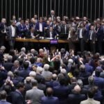 Após obstrução de Plenário, Hugo Motta abre sessão e pede respeito
