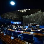Senado aprova isenção de IR para quem ganha até dois salários-mínimos