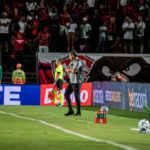 Carille lamenta empate, mas destaca evolução do Vitória: “Jogamos de igual para igual com o Palmeiras”