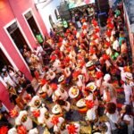 Jerônimo acompanha a saída do bloco Olodum e abertura do Carnaval no Pelô, no Pelourinho, nesta sexta-feira (13)