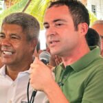 No Carnaval, Governo do Estado entrega pavimentação e viatura em Paramirim