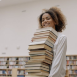 Mulheres ganham espaço e já são maioria entre concurseiros