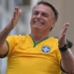 Ex presidente Bolsonaro tem quadro de pneumonia, mas é considerado estável