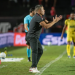 Jair prioriza Série A após derrota do Vitória