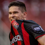 Osvaldo volta a marcar após mais de um ano