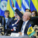Lula cobra agilidade na pré-campanha e reação a adversários