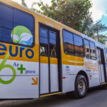 Motorista em surto rouba ônibus e é detido na Avenida Paralela