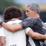 Santos demite técnico após derrota no Brasileirão