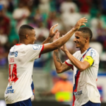 Bahia vence Bragantino e conquista primeiro triunfo em casa no Brasileirão