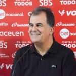 Vitória explode contra arbitragem e fala em “escândalo” após derrota