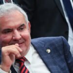 Coronel rompe com PT, declara apoio a Flávio Bolsonaro e acirra tensão política