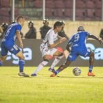 Vitória empata com Confiança, garante liderança e avança às quartas da Copa do Nordeste