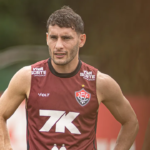 Vitória perde dupla de volantes para próximo jogo