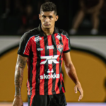 Camutanga passará por cirurgia e desfalca Vitória por até seis meses