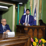 Secretário Adolpho Loyola pode receber maior honraria da Alba