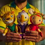 Rexona lança caixa surpresa com mascotes oficiais da Copa do Mundo da FIFA 2026™