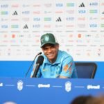 Douglas Santos brilha na Seleção e promete seguir encantando o torcedor brasileiro