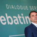 PT aciona TSE contra Flávio Bolsonaro por declarações sobre urnas eletrônicas