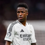Arsenal prepara oferta recorde para tentar contratar Vinícius Júnior