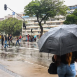 Frente fria aumenta risco de chuva em Salvador