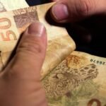 Salário mínimo pode chegar a R$ 1.741 em 2027, prevê governo