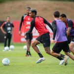 Vitória inicia semana com foco ofensivo e atividades intensas no CT Manoel Pontes Tanajura