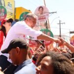 “Lula fez história em Feira com volume de entregas do Minha Casa, Minha Vida na Bahia”, afirmou Rui Costa em ato político em Feira de Santana