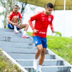 Rogério Ceni deve manter base vitoriosa do clássico para encarar o Internacional na Fonte Nova