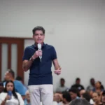 ACM Neto critica Jerônimo Rodrigues após desistência de debate na TVE e cancelamento de encontro político na Bahia
