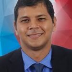 Deputado do grupo de ACM Neto invade a UFBA e agride estudantes e professores
