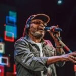 Edson Gomes confirma shows de agosto e tranquiliza fãs após susto na saúde