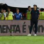 Abel Ferreira rebate Flamengo e cita Vitória em nova polêmica sobre arbitragem