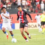 Cruzeiro bate Vitória por 3 a 1 fora de casa e garante três pontos cruciais no Brasileirão