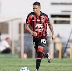 O Rei da Chapada: Erick impressiona com gols decisivos e pintura nos gramados