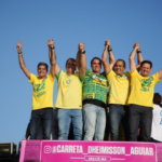 ACM Neto participa de caminhada de Flávio Bolsonaro em Salvador e pede apoio à Bahia caso candidato seja eleito presidente