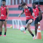 Vitória intensifica preparação na Toca do Leão com foco no controle de bola e intensidade