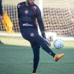 Vitória realiza treino no Barradão com foco em ajustes técnicos e táticos sob o comando de Jair Ventura