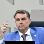 Justiça barra entrega de título de cidadão soteropolitano a Flávio Bolsonaro